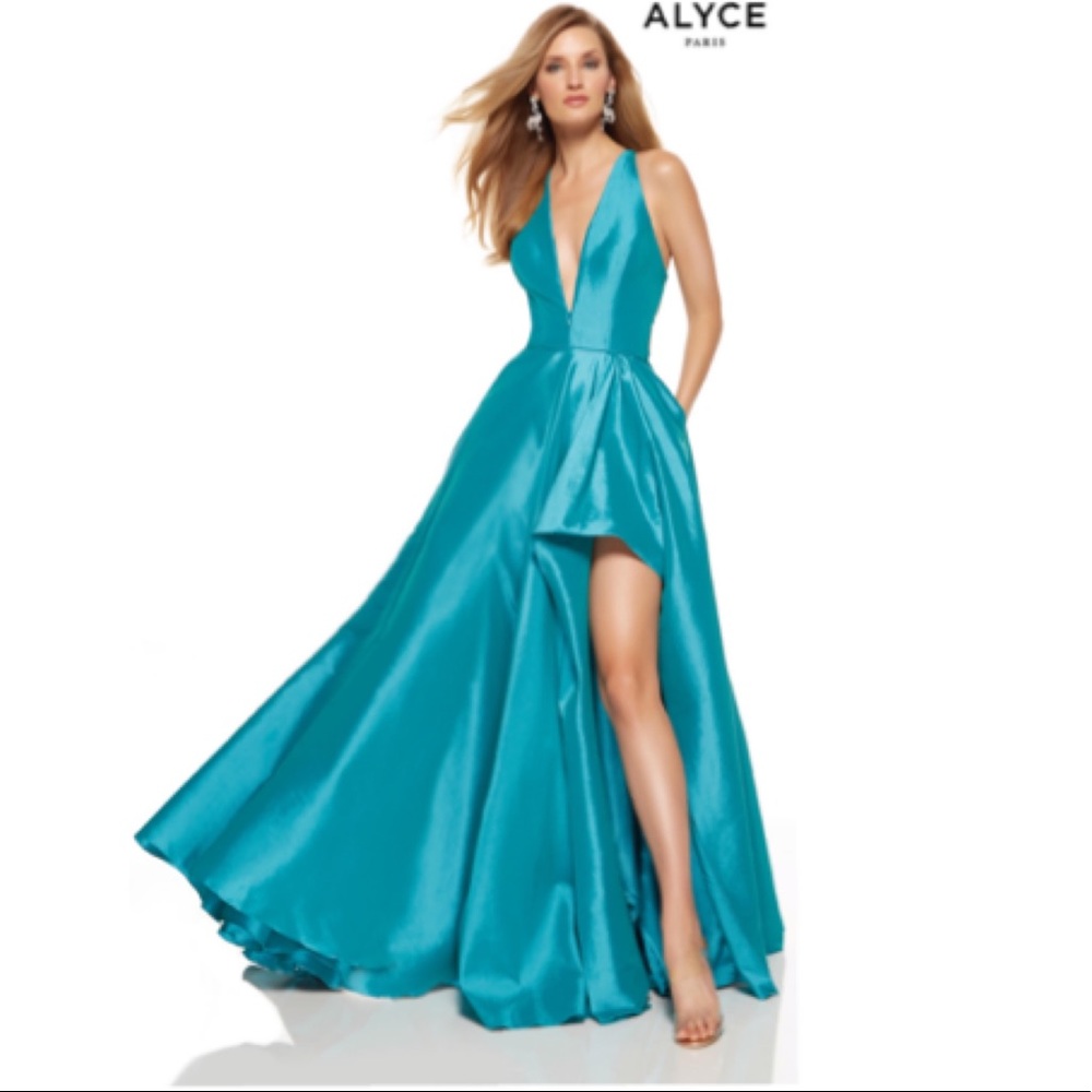 The Secret Dress by Alyce Paris 1520 prom dress